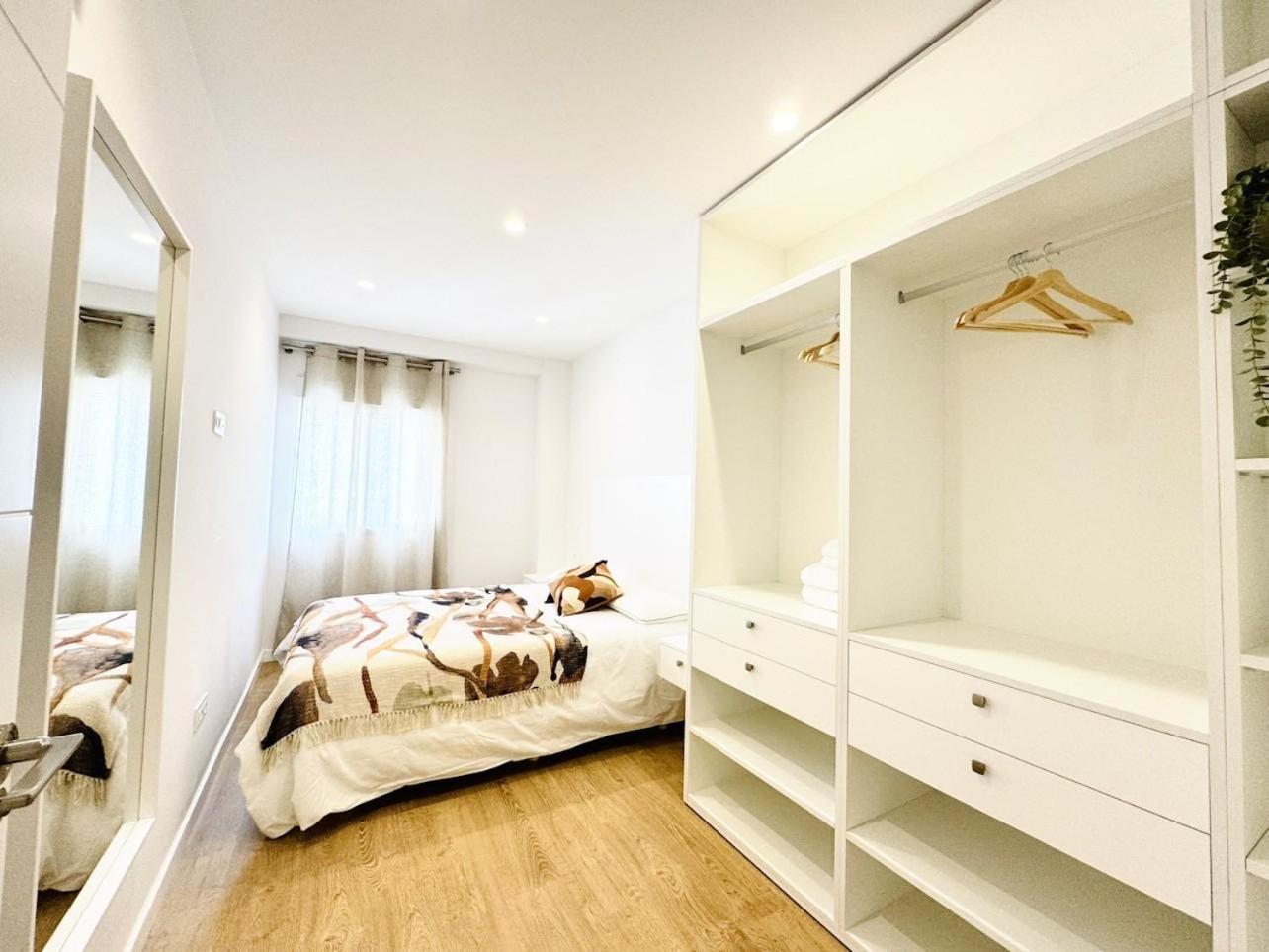 Family Apartment In The Malaga City Center المظهر الخارجي الصورة