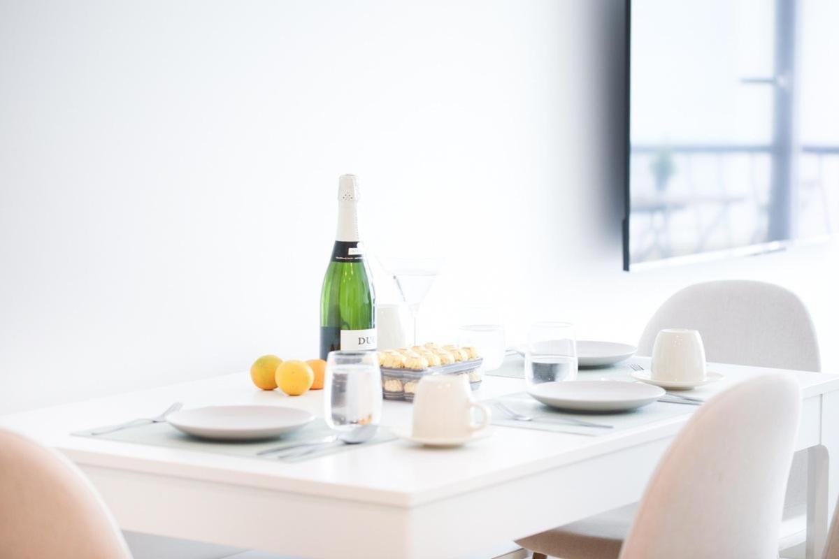 Family Apartment In The Malaga City Center المظهر الخارجي الصورة