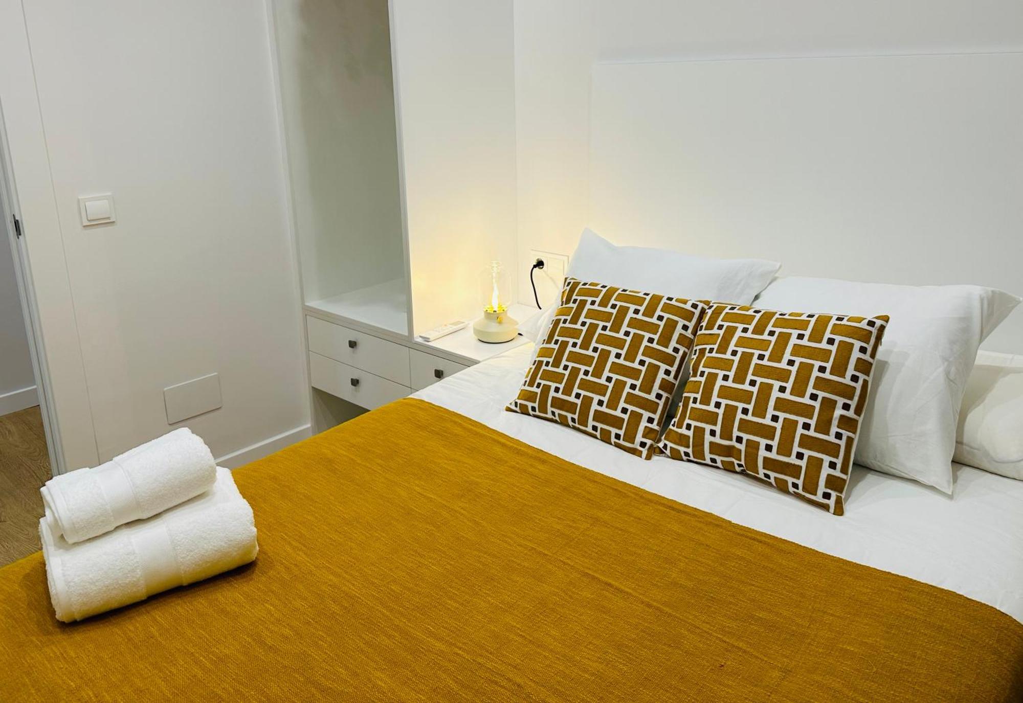 Family Apartment In The Malaga City Center المظهر الخارجي الصورة